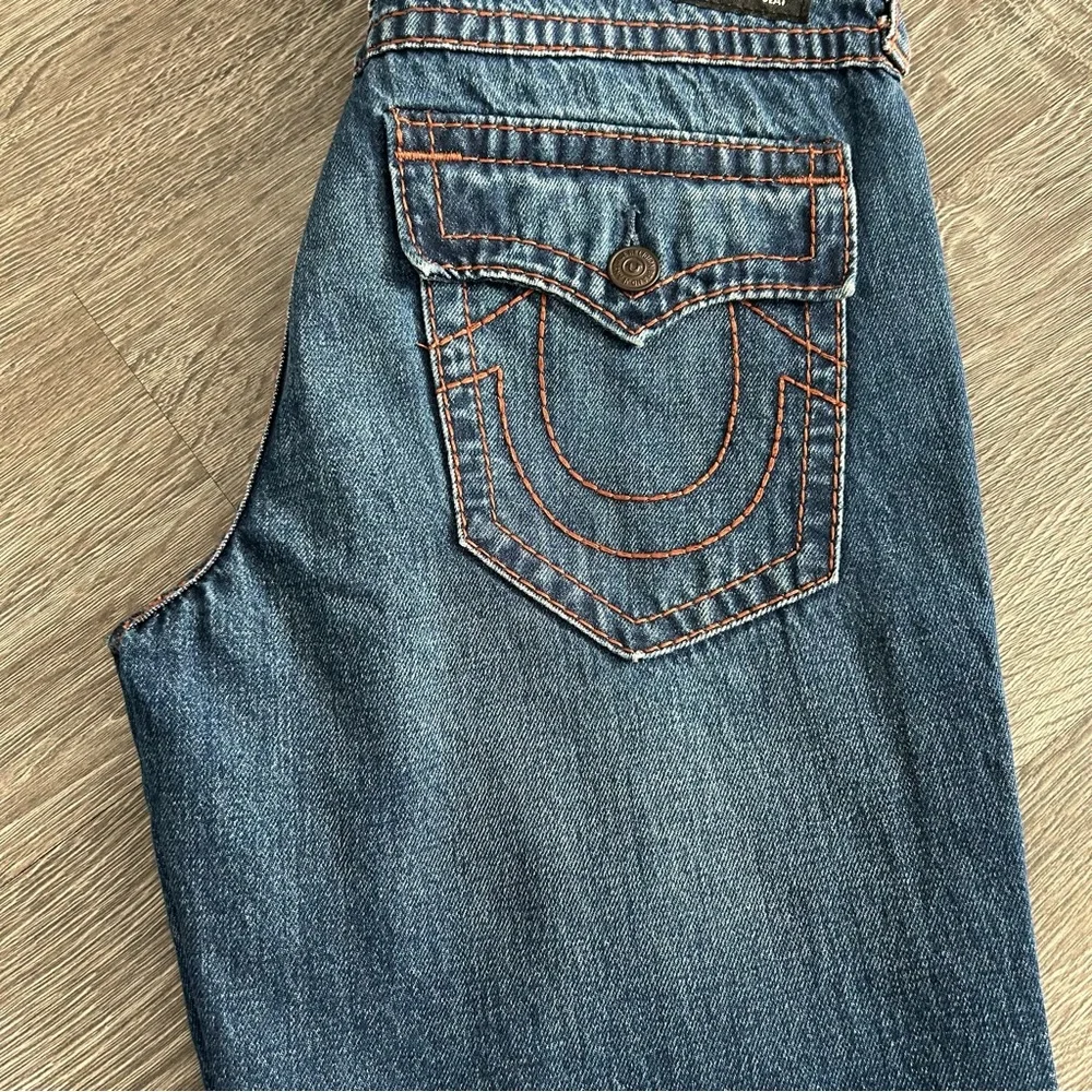 TRUE RELIGION RICKY RELAXED STRAIGHT JEANS